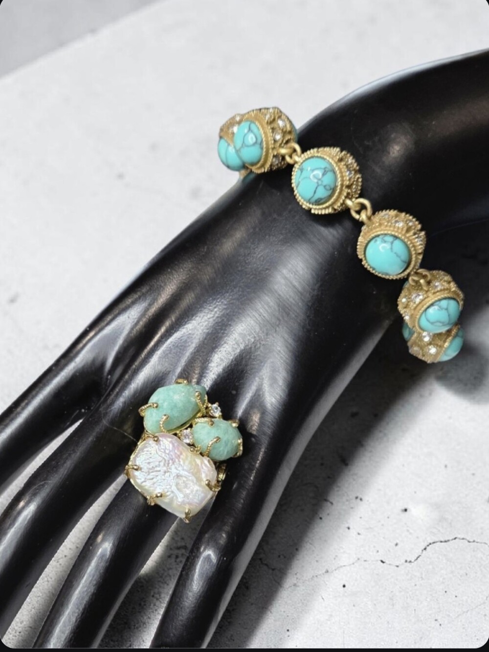 Antiqued Gold Chunky Etruscan Revival Turquoise Cabochon Crystal Chain Bracelet - Picture 4 of 5